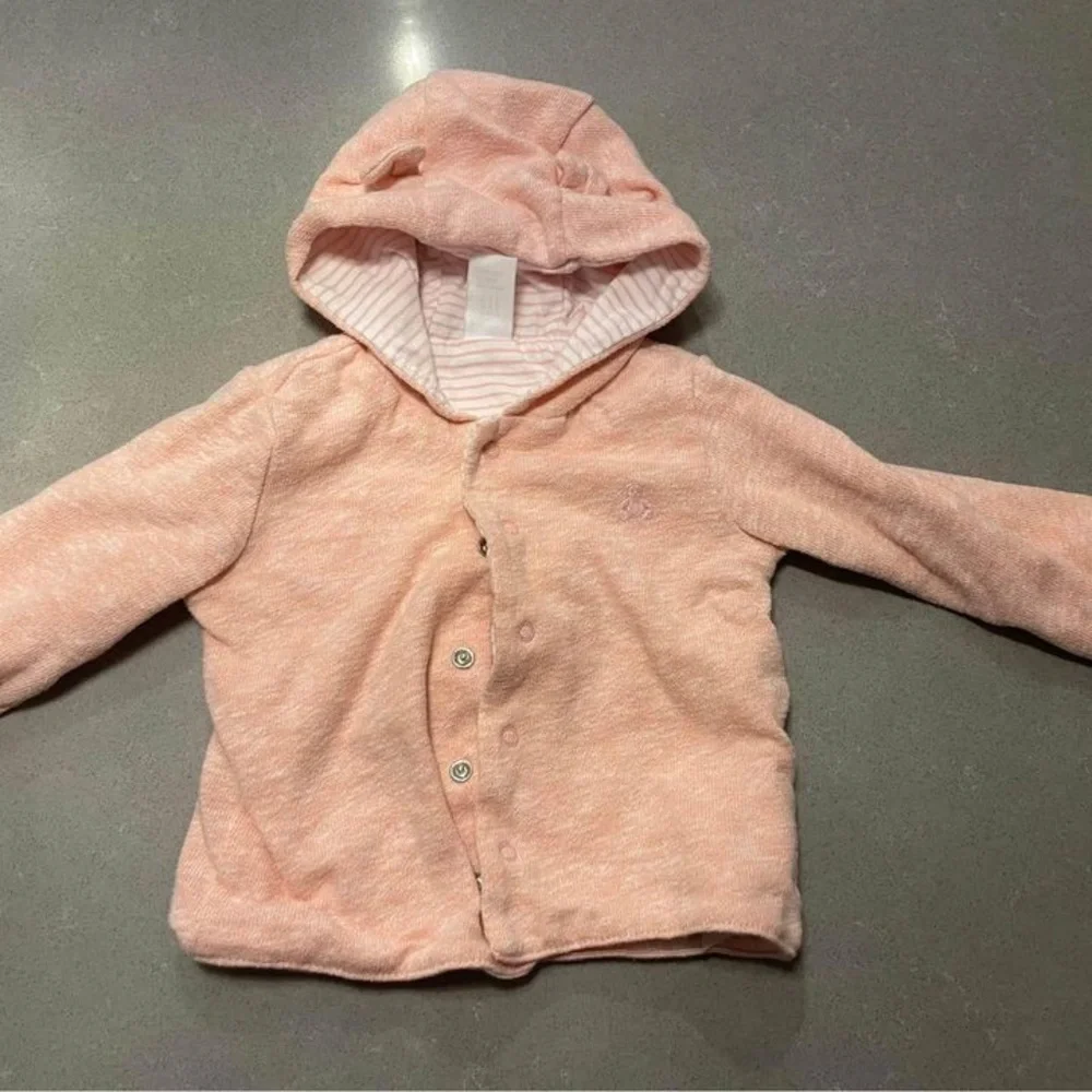 Baby  Girl Gap Pink Brannan Bear 6-12M Reversible Hoodie-Excellent condition